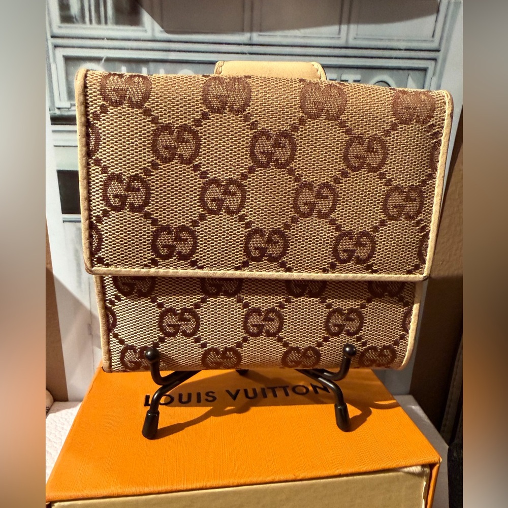 ⭐️⭐️vintage Gucci GG Canvas Compact Wallet - Picture 3 of 15